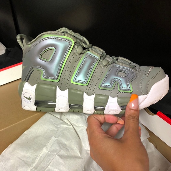 w nike air more uptempo